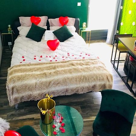 ホテル Amo Hotes レ・ソリニエール エクステリア 写真